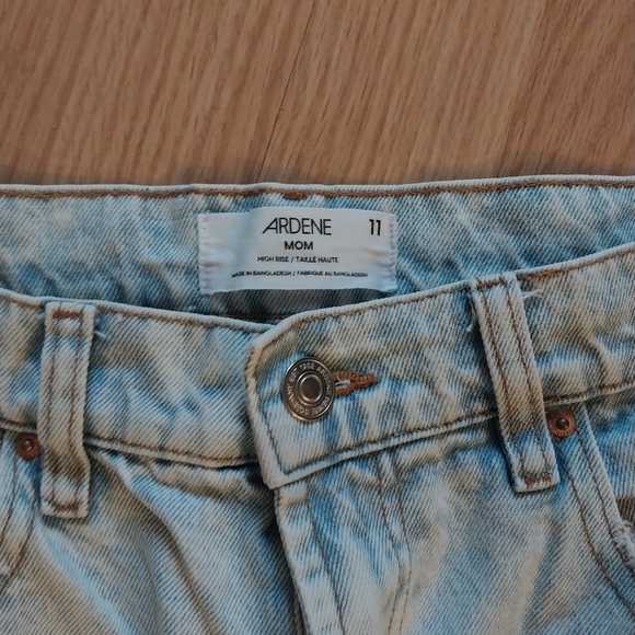 Mom jeans size 11 - Picture 2 of 3